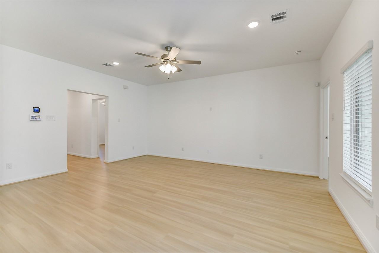 11927 Pondwood Dr #11927 - Photo 2 of 29