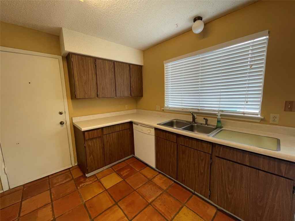 9611 Blue Creek Ln #9611 - Photo 4 of 50