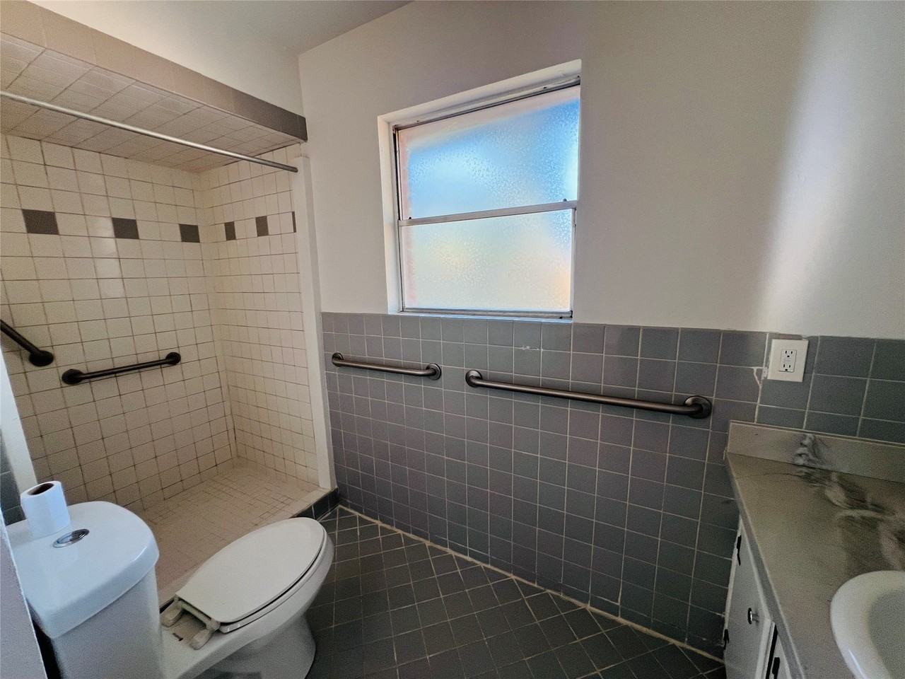 5511 Willowbend Blvd #5511 - Photo 4 of 18