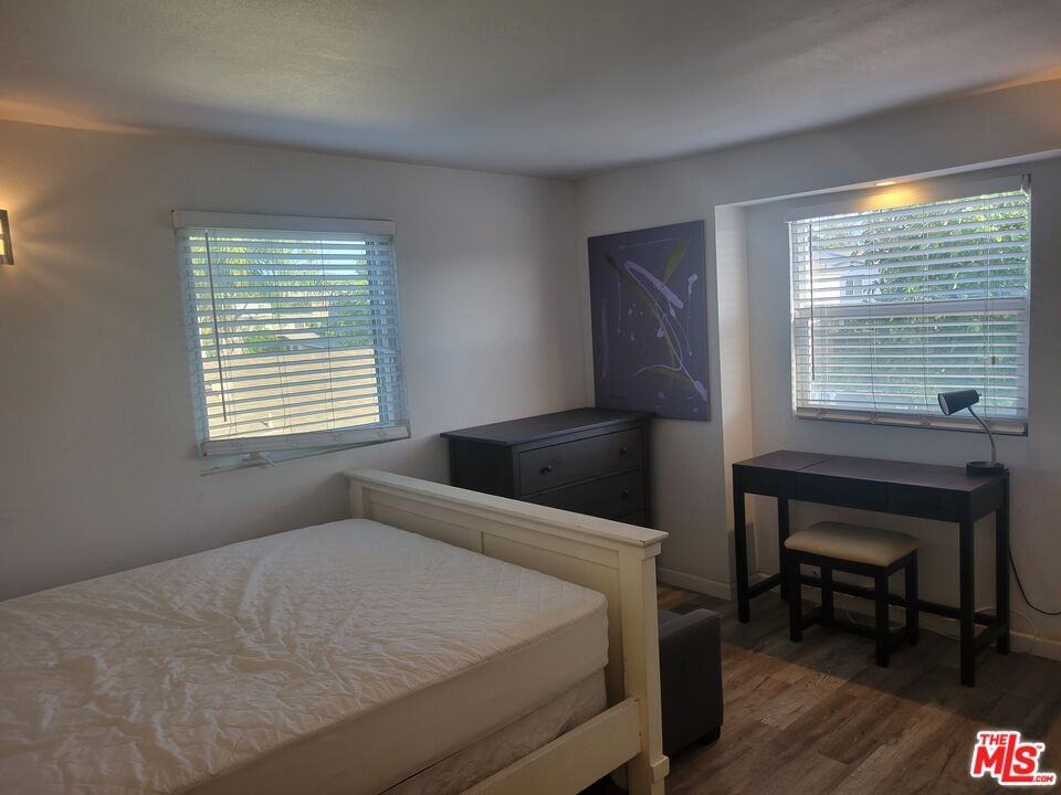 4827 Saturn St #4827 - Photo 4 of 13