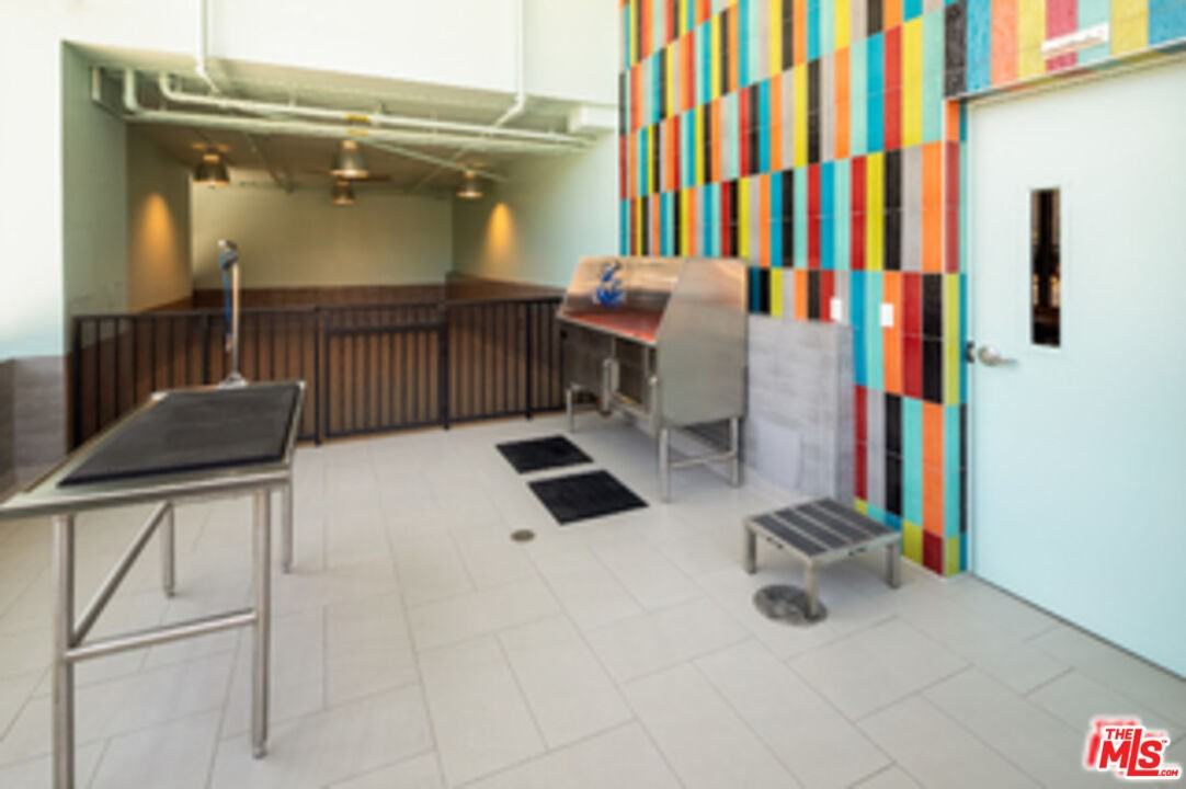 687 S Hobart Blvd #687-722 - Photo 6 of 21