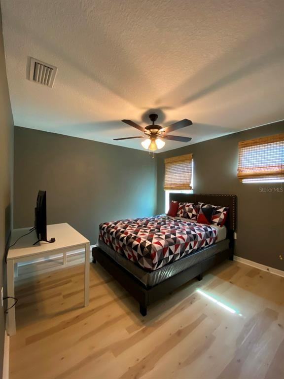 809 N Oregon Ave #809 - Photo 5 of 16