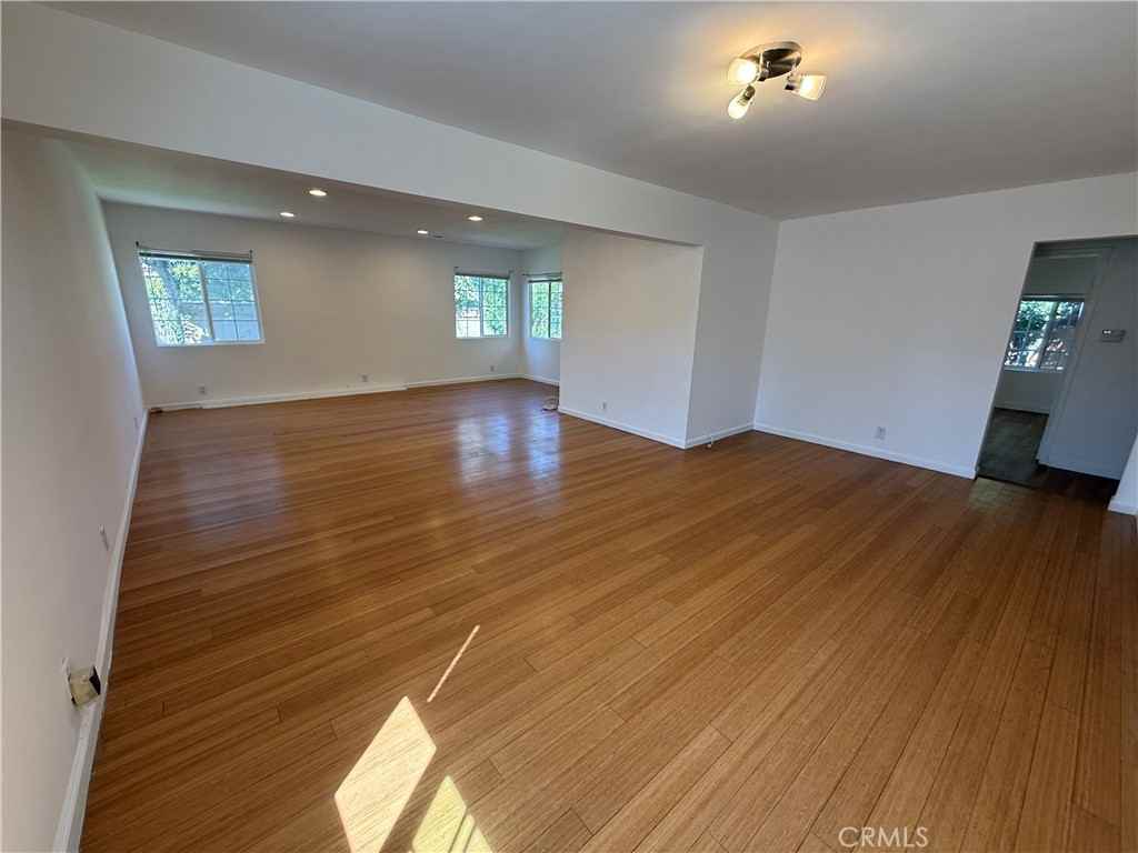 19148 Saticoy St #19148 - Photo 7 of 25