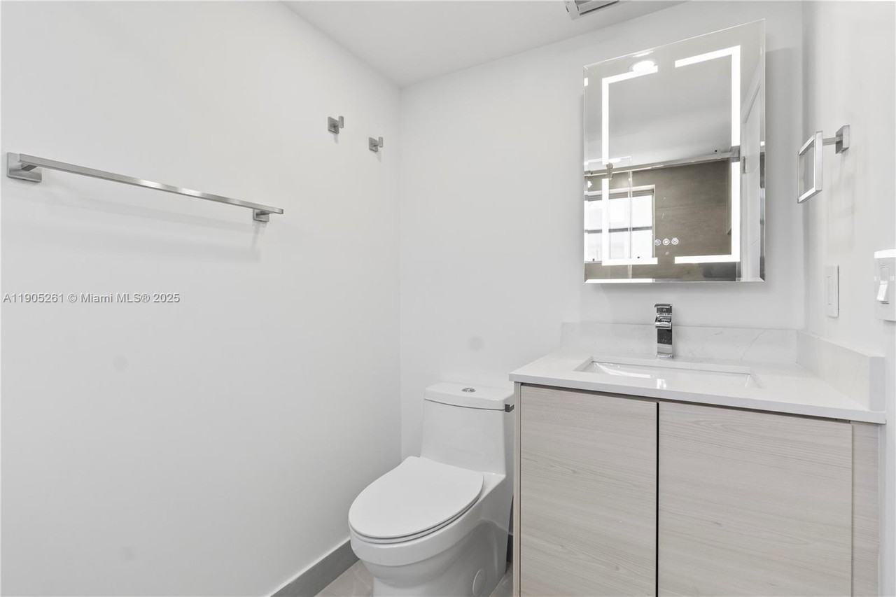 3597 Sw 17th St #3597-3597 - Photo 6 of 50