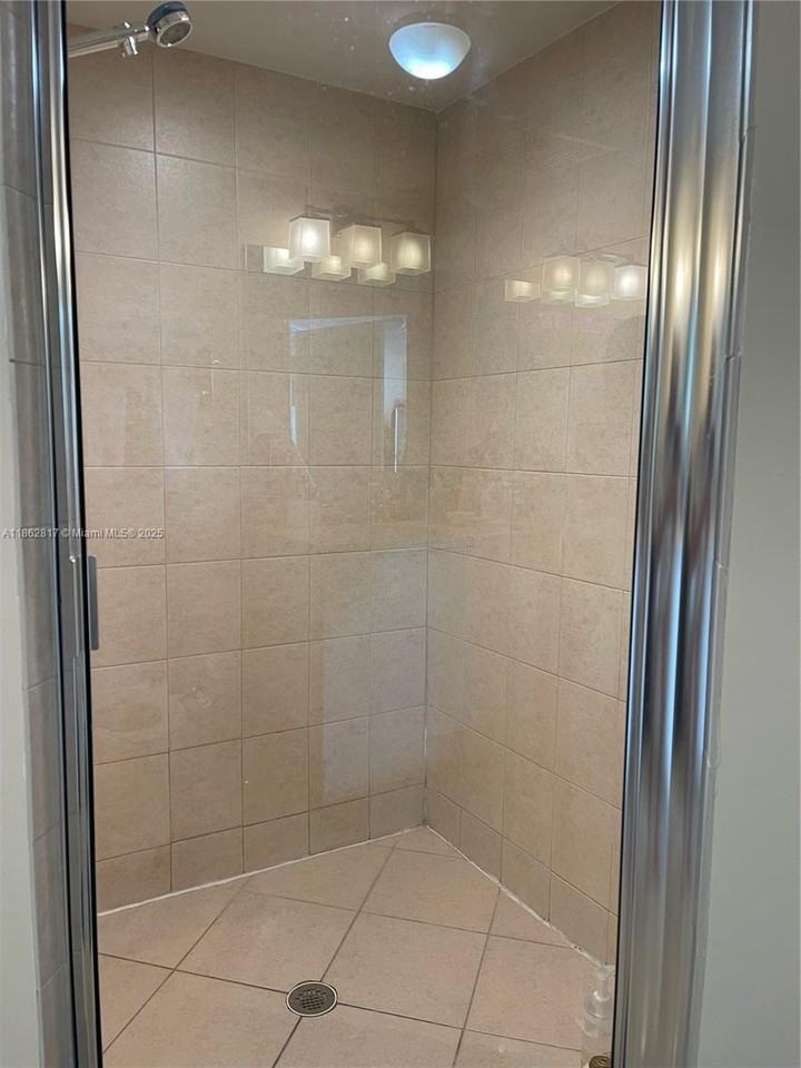 Sunny Isles Blvd #16699-2310 - Photo 2 of 23