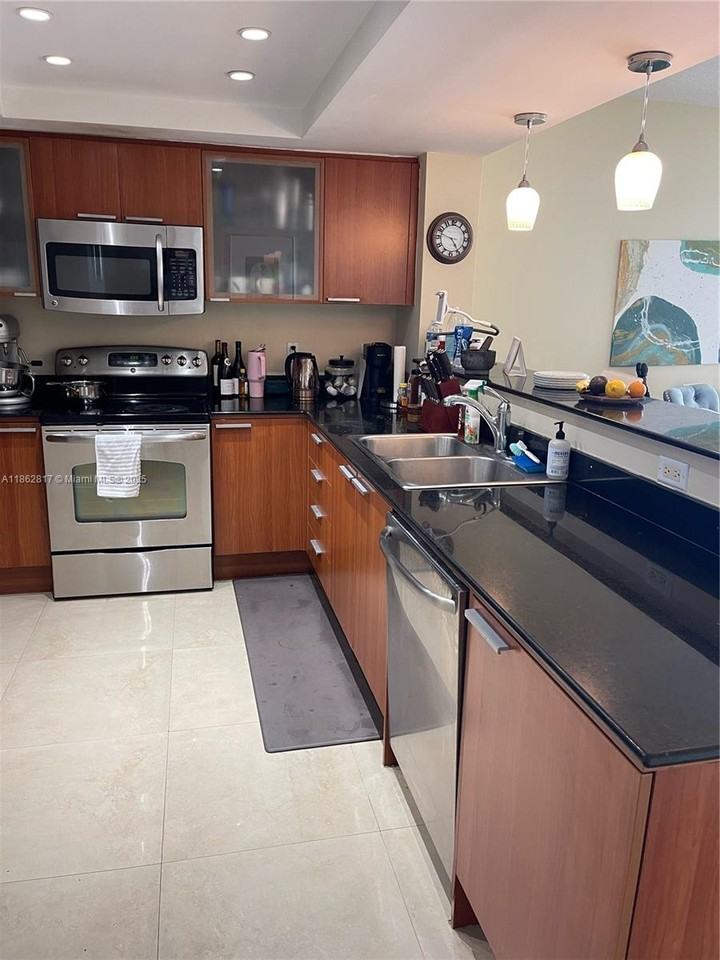 Sunny Isles Blvd #16699-2310 - Photo 7 of 23