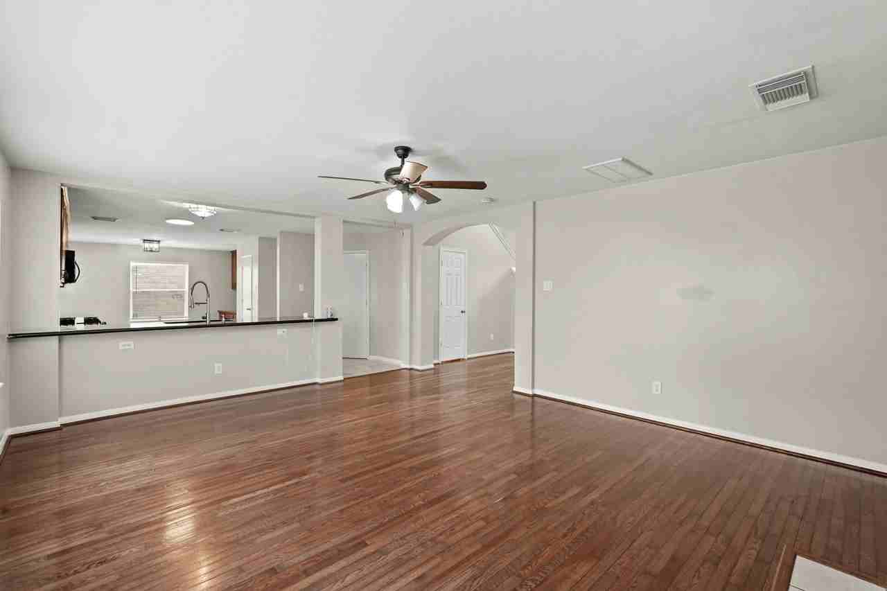 2922 Glen Cullen Ln #2922 - Photo 2 of 37