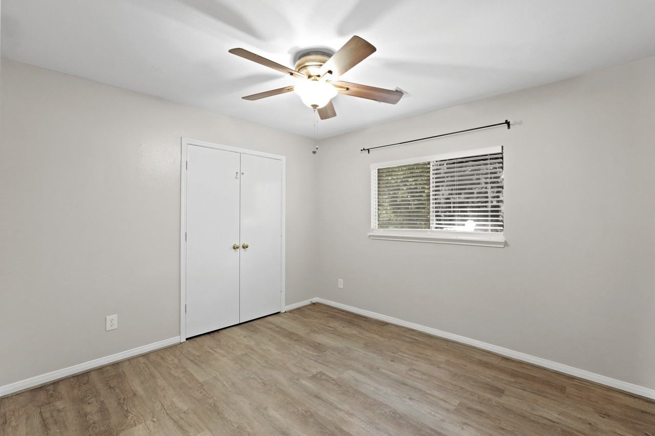 2922 Glen Cullen Ln #2922 - Photo 3 of 37