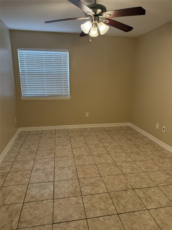 712 Memorial Mews St #712C - Photo 3 of 25