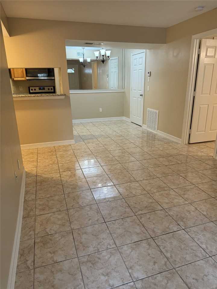 712 Memorial Mews St #712C - Photo 4 of 25