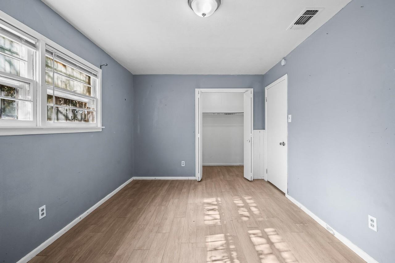 3409 E 17th St #3409 - Photo 4 of 24