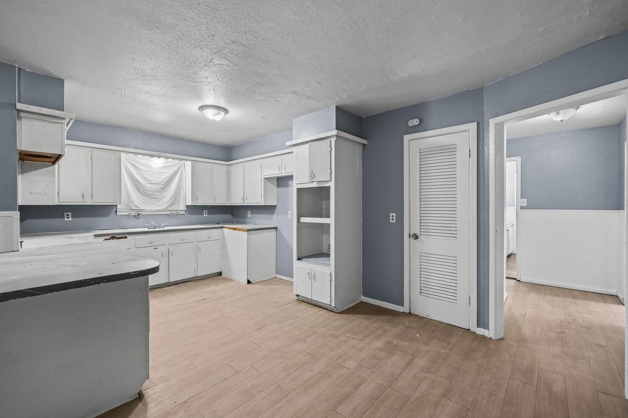 3409 E 17th St #3409 - Photo 6 of 24