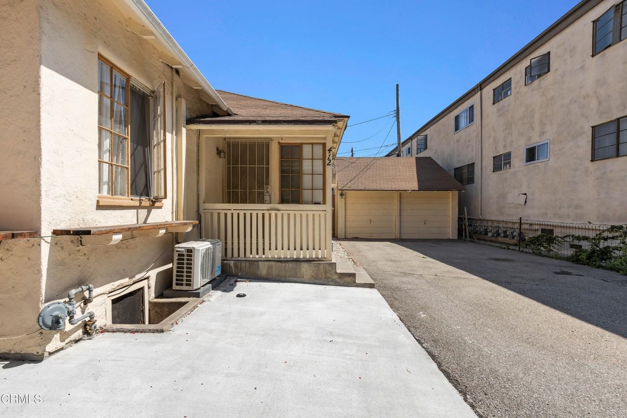 412 Pioneer Dr #412 - Photo 6 of 10