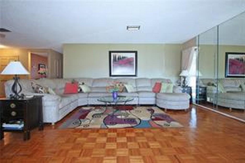 221 Cedarwood Cir #221-221 - Photo 3 of 22