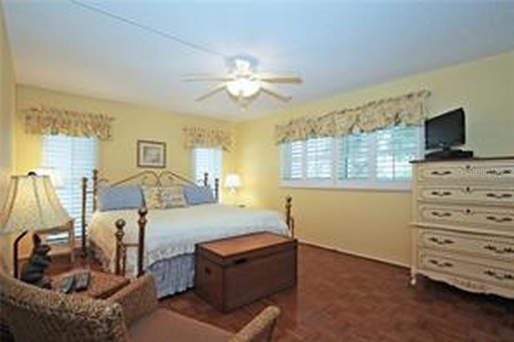 221 Cedarwood Cir #221-221 - Photo 4 of 22