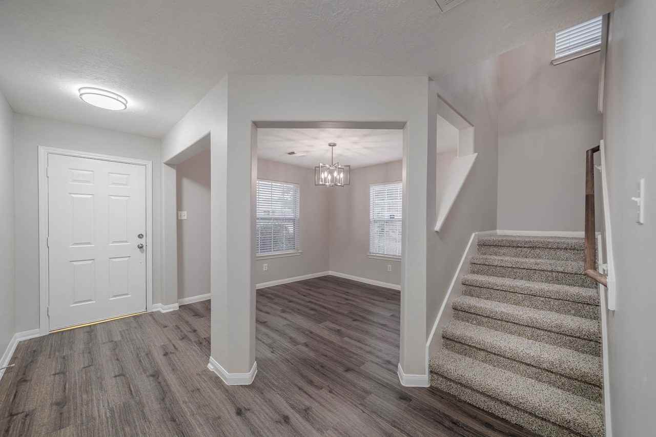 121 Rodeo Dr #121 - Photo 3 of 22