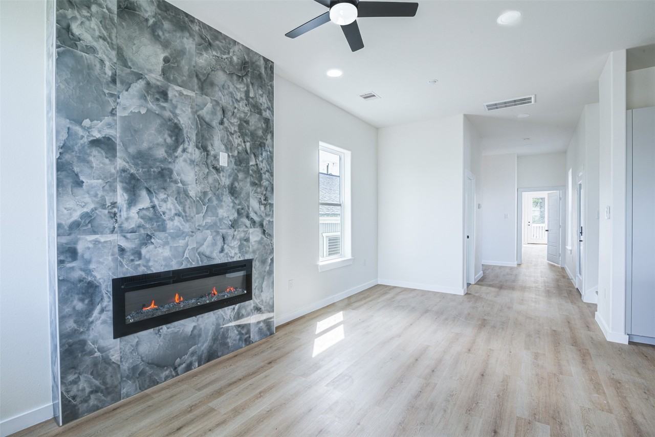 4025 Avenue M #4025 - Photo 7 of 43