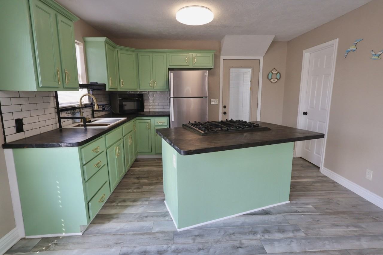 642 5th St #642 - Photo 2 of 20