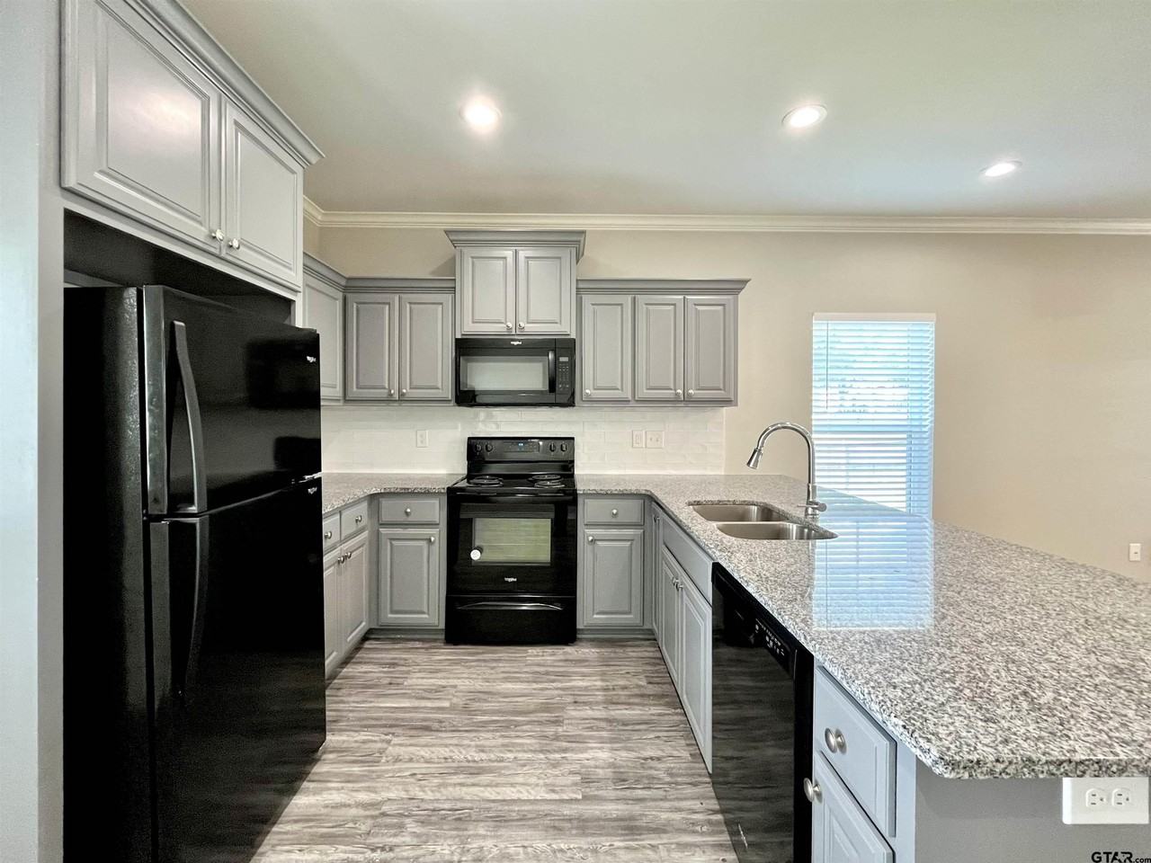 1655 S Kennedy Ave #1655-601 - Photo 7 of 20