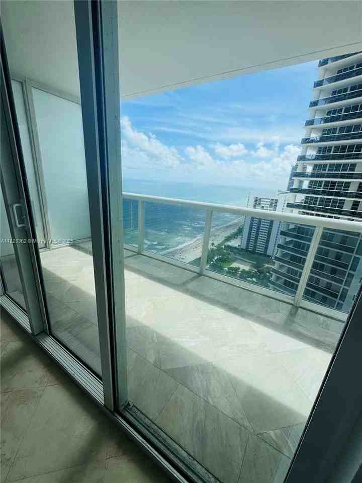 Oceanside #1830-2605 - Photo 6 of 38