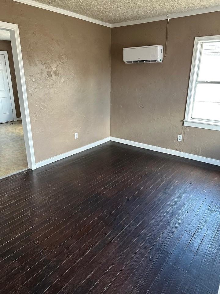 203 N Kentucky St #1 - Photo 6 of 6