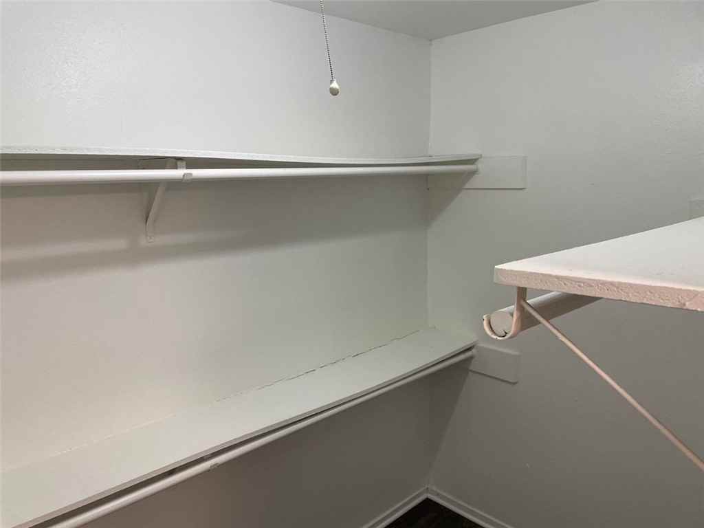 1717 W 35th St #1717-107 - Photo 4 of 9