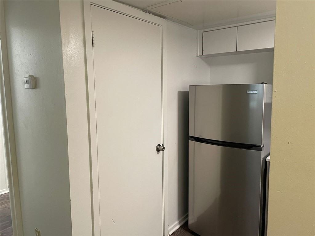 1717 W 35th St #1717-107 - Photo 6 of 9