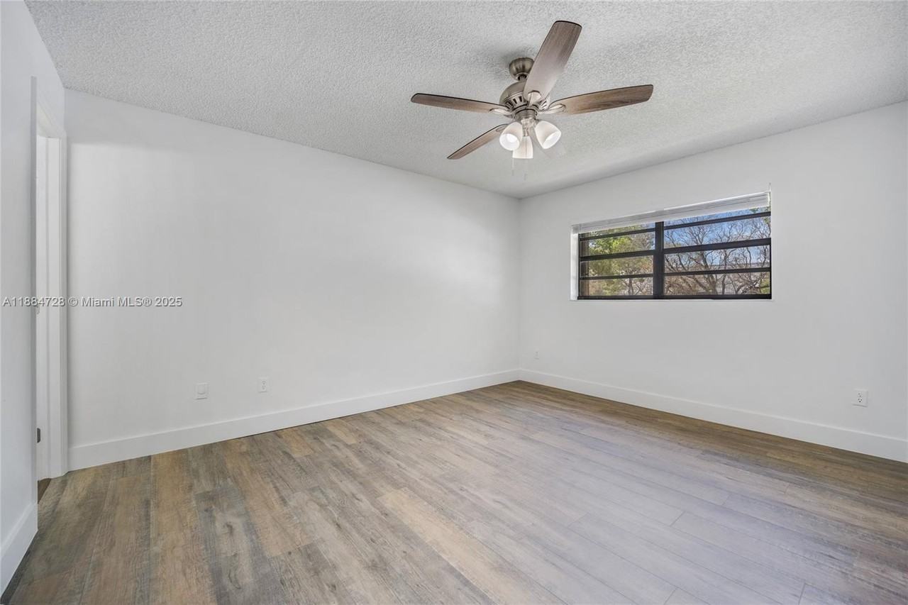 18220 Mediterranean Blvd #18220-618 - Photo 5 of 12