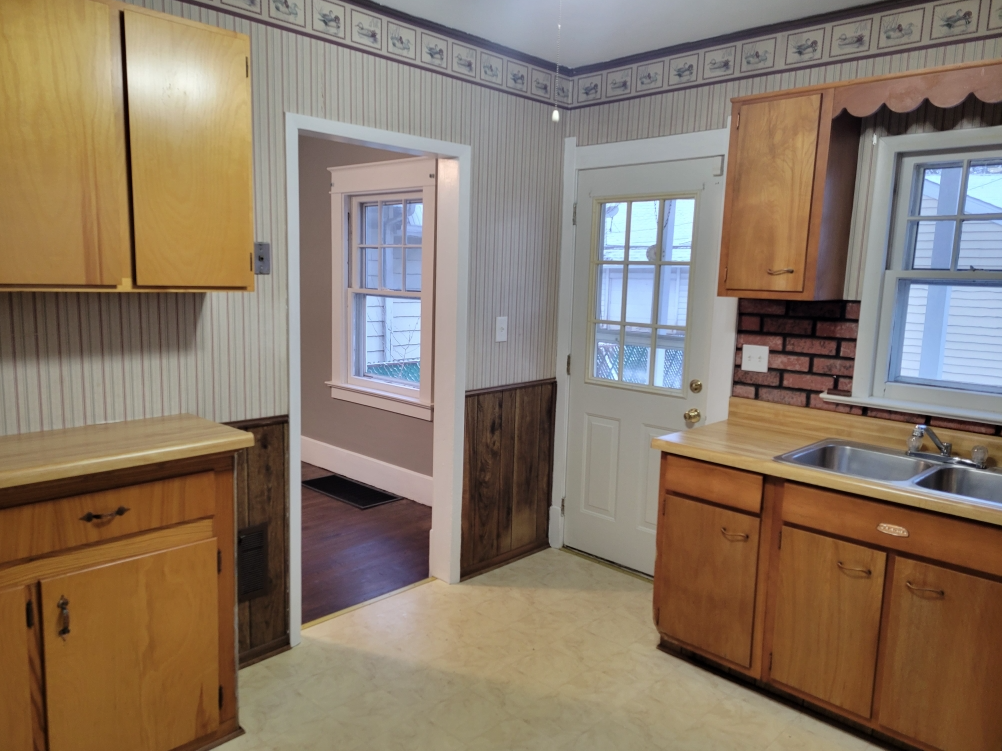 621 Dearborn Ave #1 - Photo 5 of 24