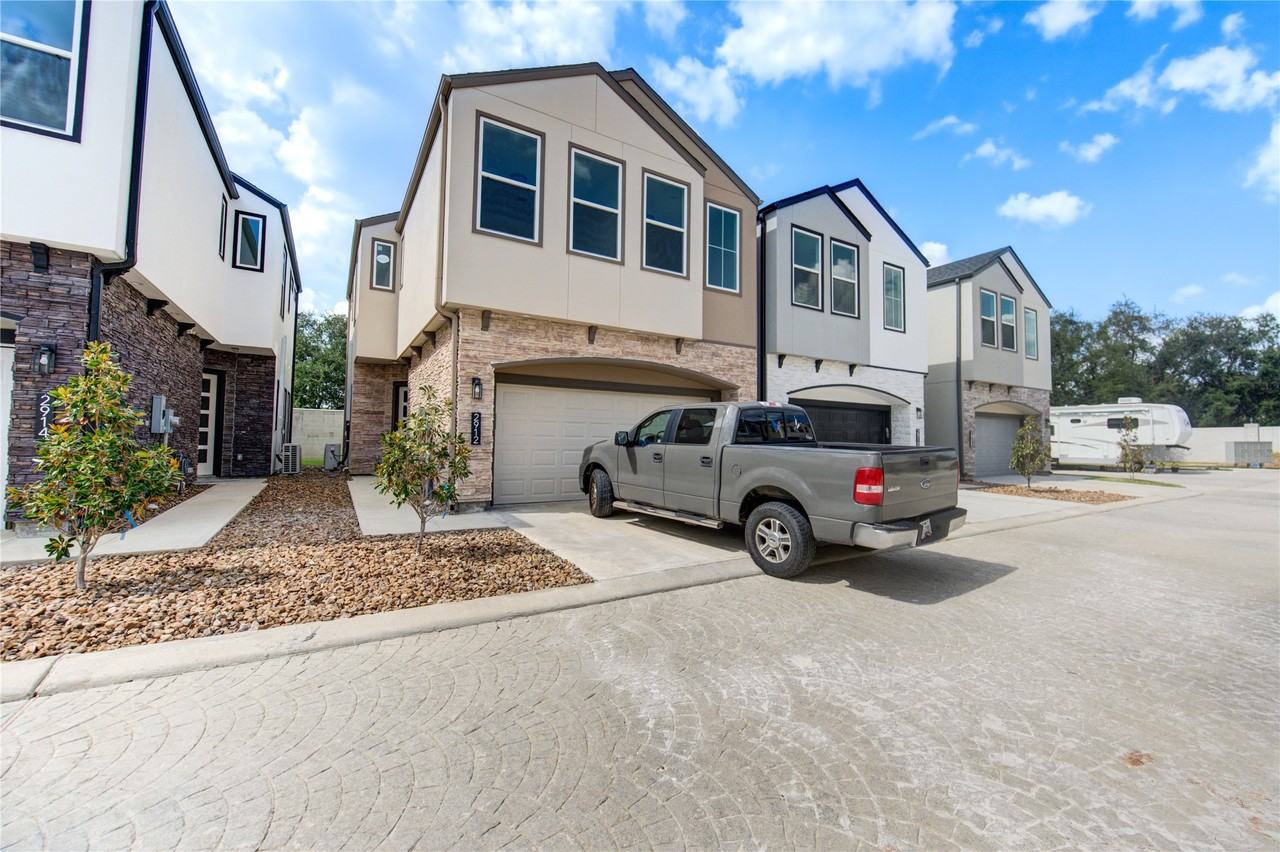 2912 El Fenice Ln #2912 - Photo 3 of 49