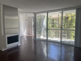 125 N Barrington Ave - Photo 1 of 1