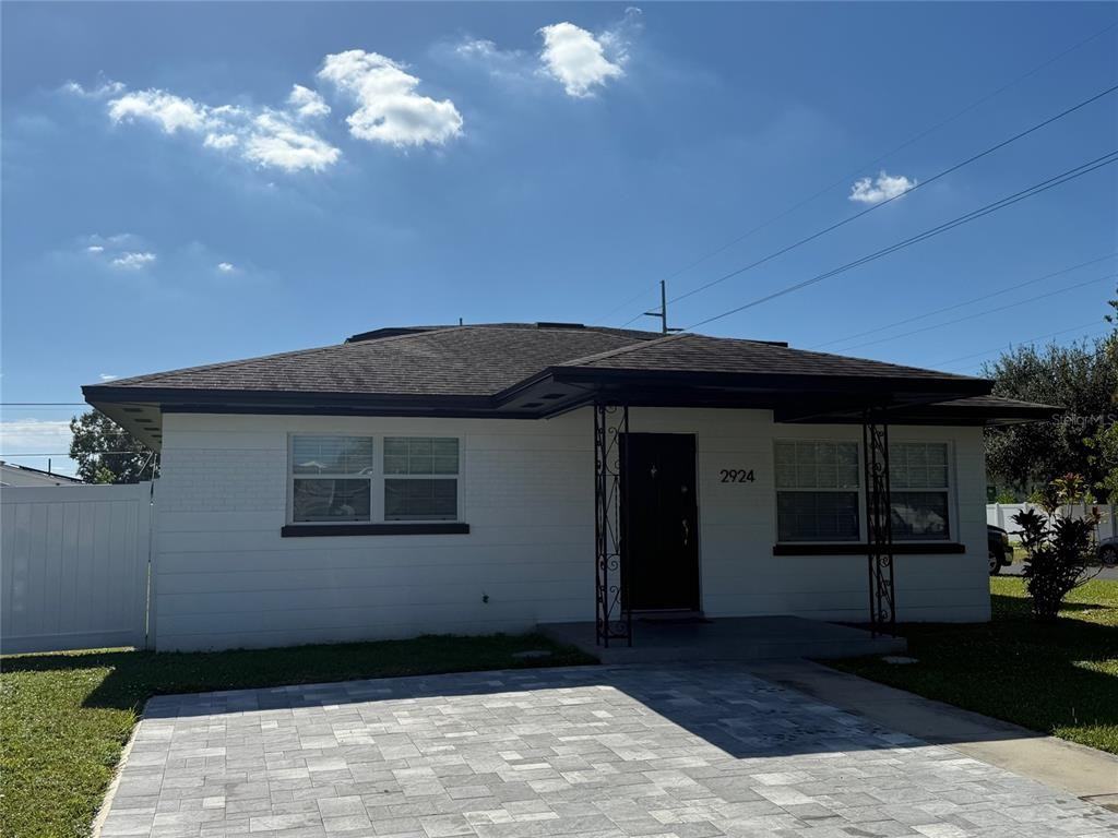 2924 W Braddock St #2924 - Photo 4 of 11