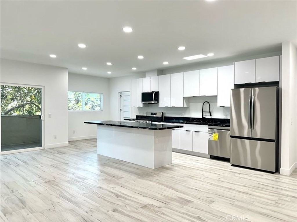 6255 Woodman Ave #6255-201 - Photo 2 of 34