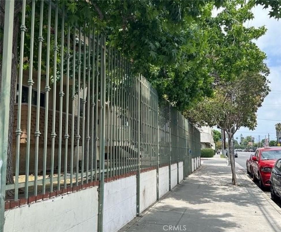 6255 Woodman Ave #6255-201 - Photo 3 of 34