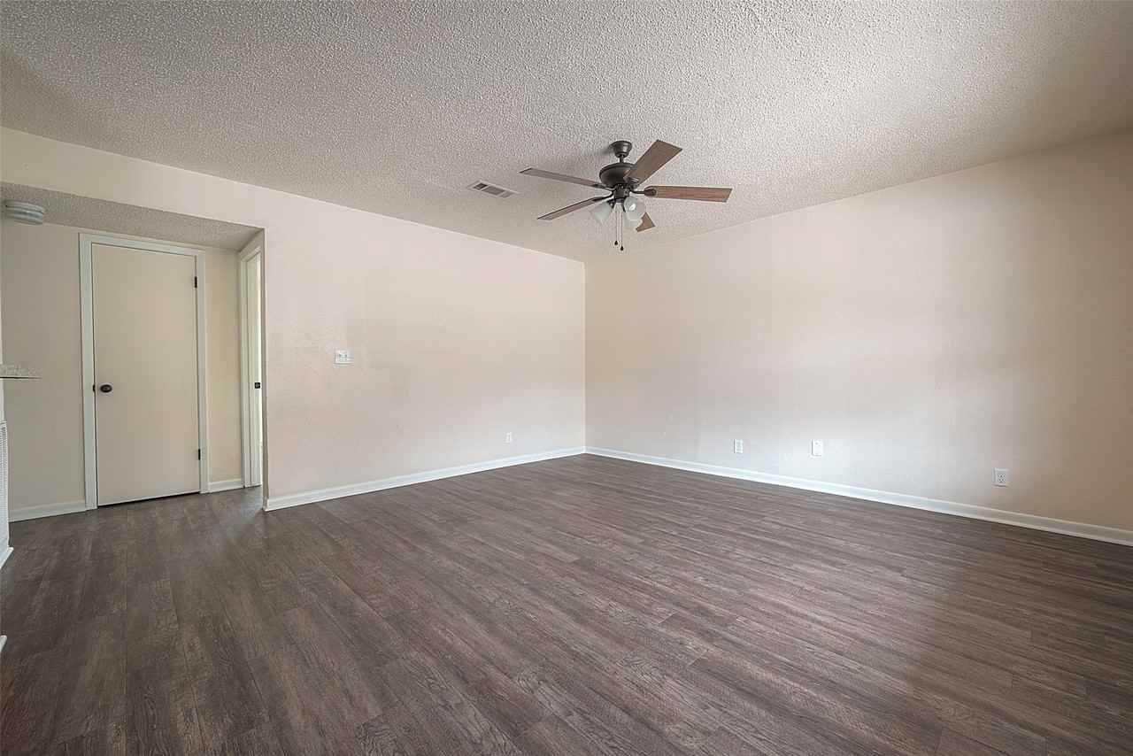 8430 Round Rock Dr #8430-8 - Photo 4 of 27