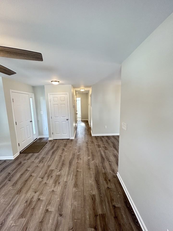 435 Wakefield Dr #1 - Photo 3 of 7