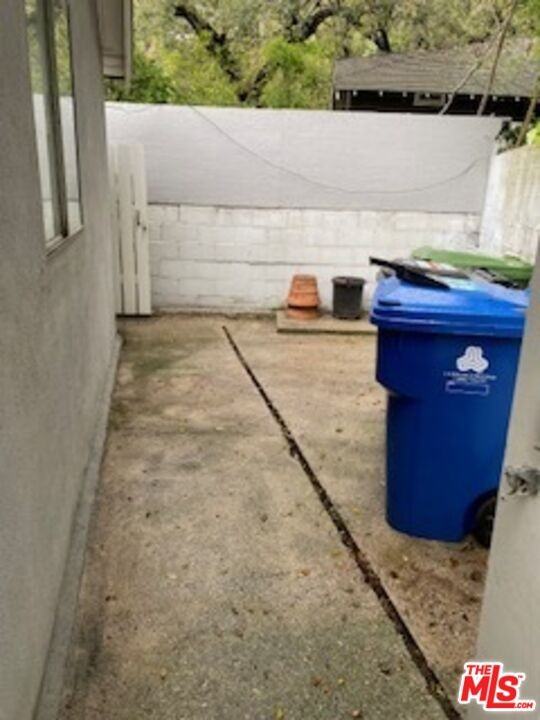 1712 Benedict Canyon Dr #1712 - Photo 2 of 42