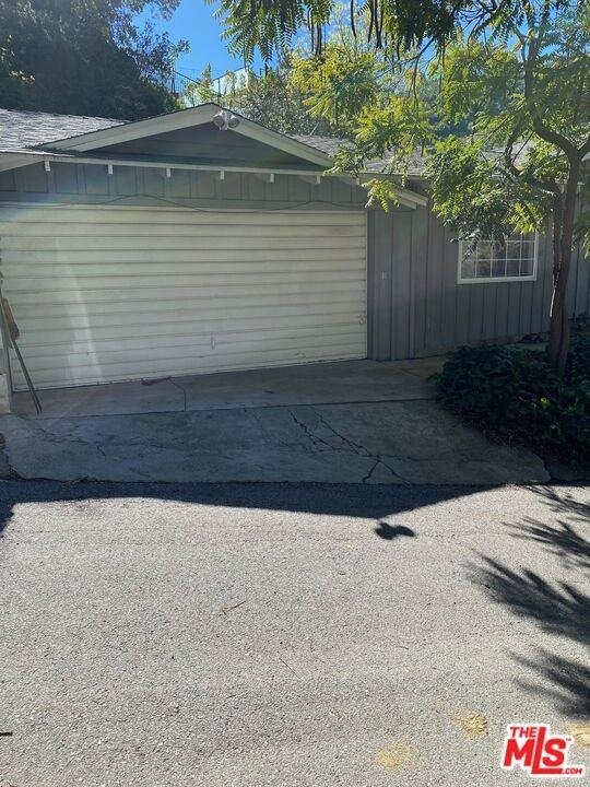 1712 Benedict Canyon Dr #1712 - Photo 6 of 42