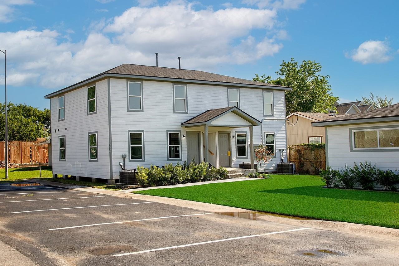 4903 Noble St #4903-1 - Photo 3 of 16