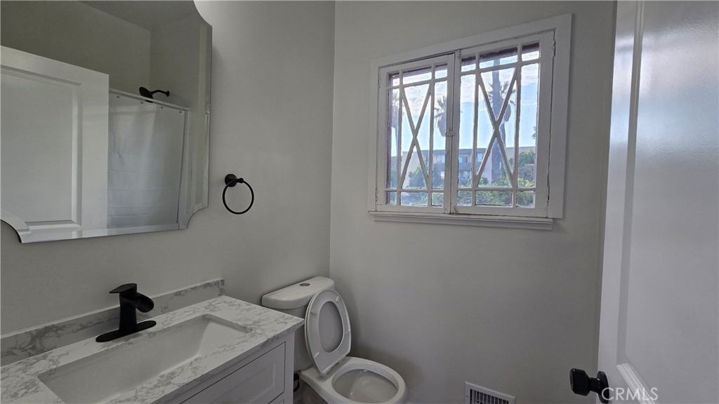 1040 Beacon Ave #1040-1040 - Photo 7 of 8