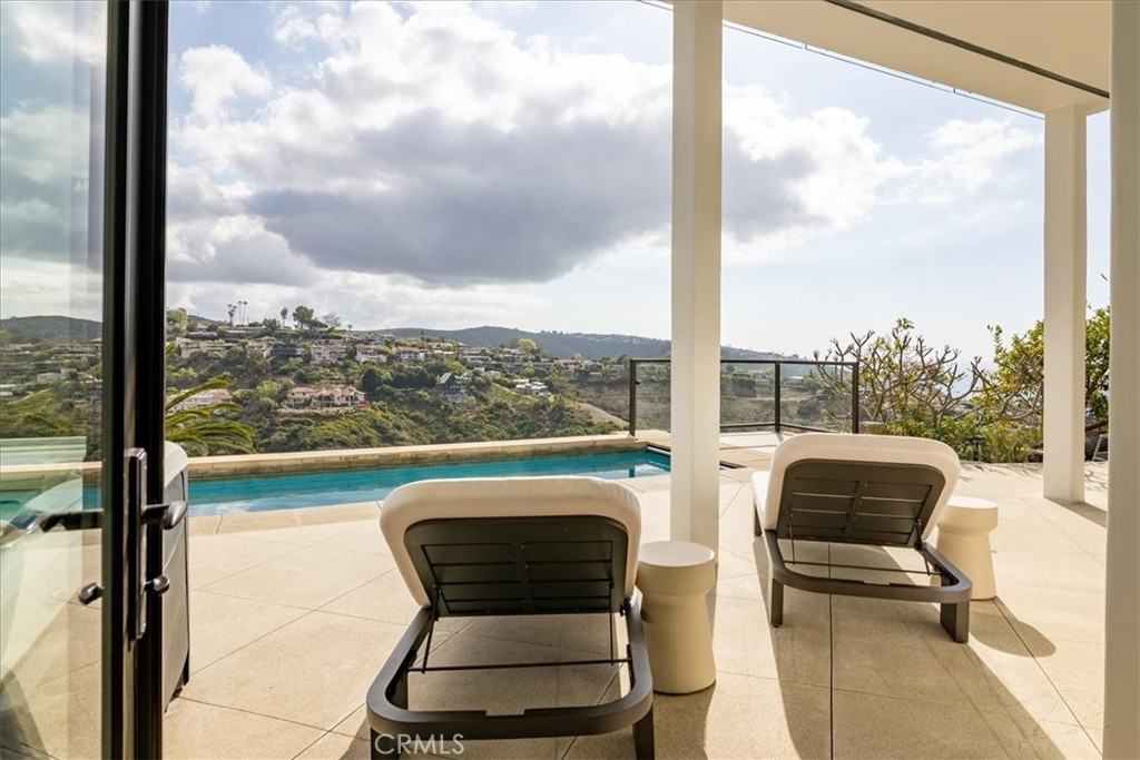 1515 Tahiti Ave #1515B - Photo 2 of 19