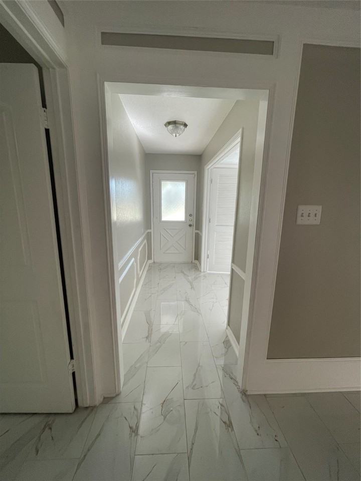 8403 Windy Cove Ct #8403 - Photo 6 of 21