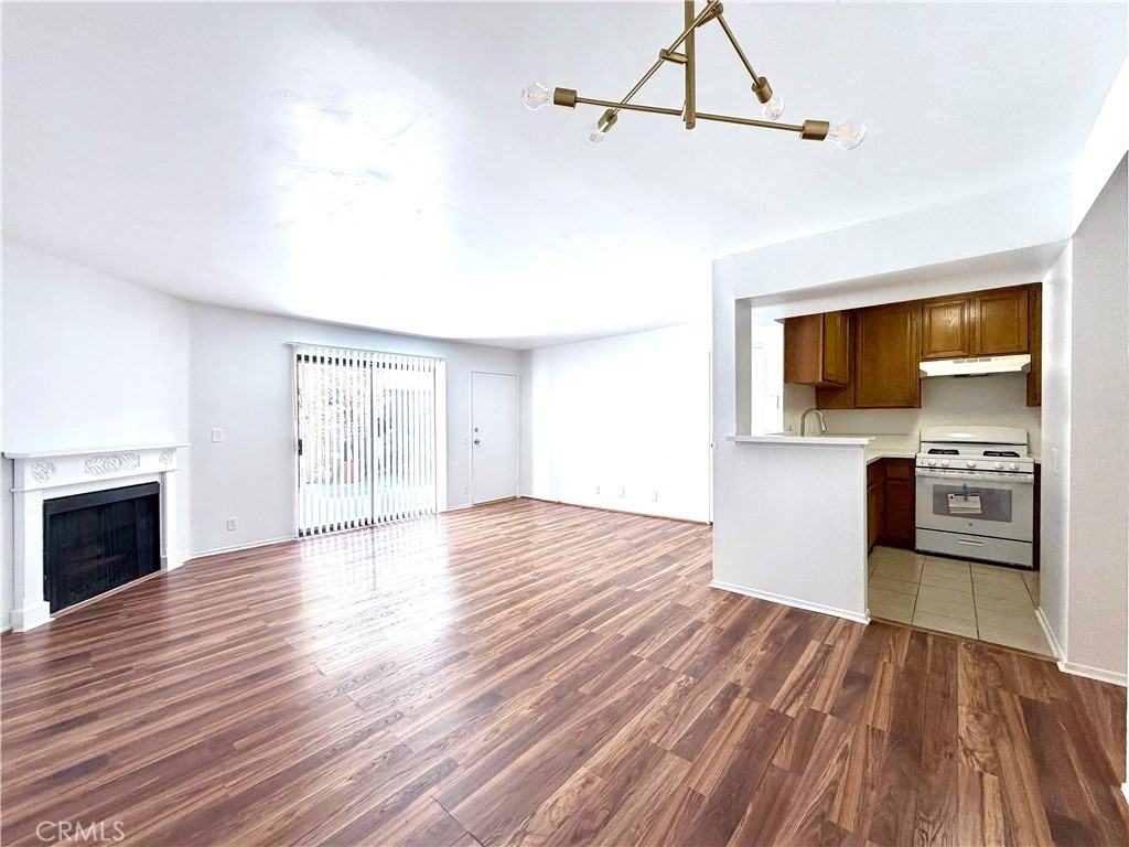 13512 Moorpark St #13512-103 - Photo 3 of 10