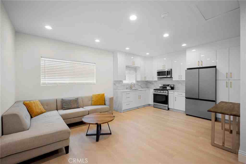 11040 Nassau Ave #11040 - Photo 4 of 13