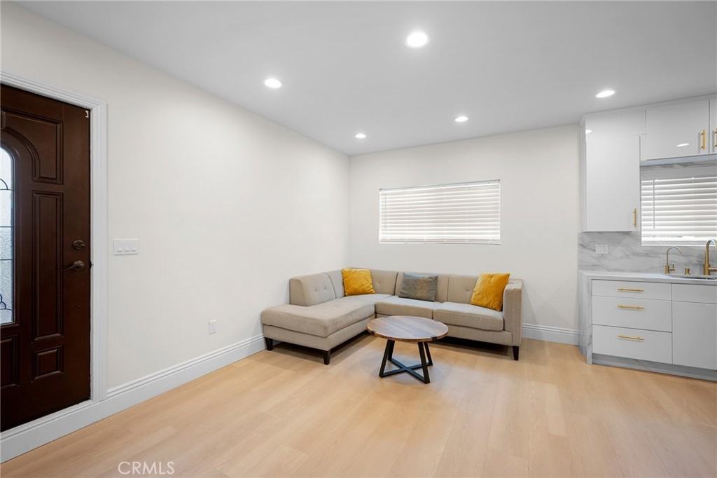 11040 Nassau Ave #11040 - Photo 5 of 13