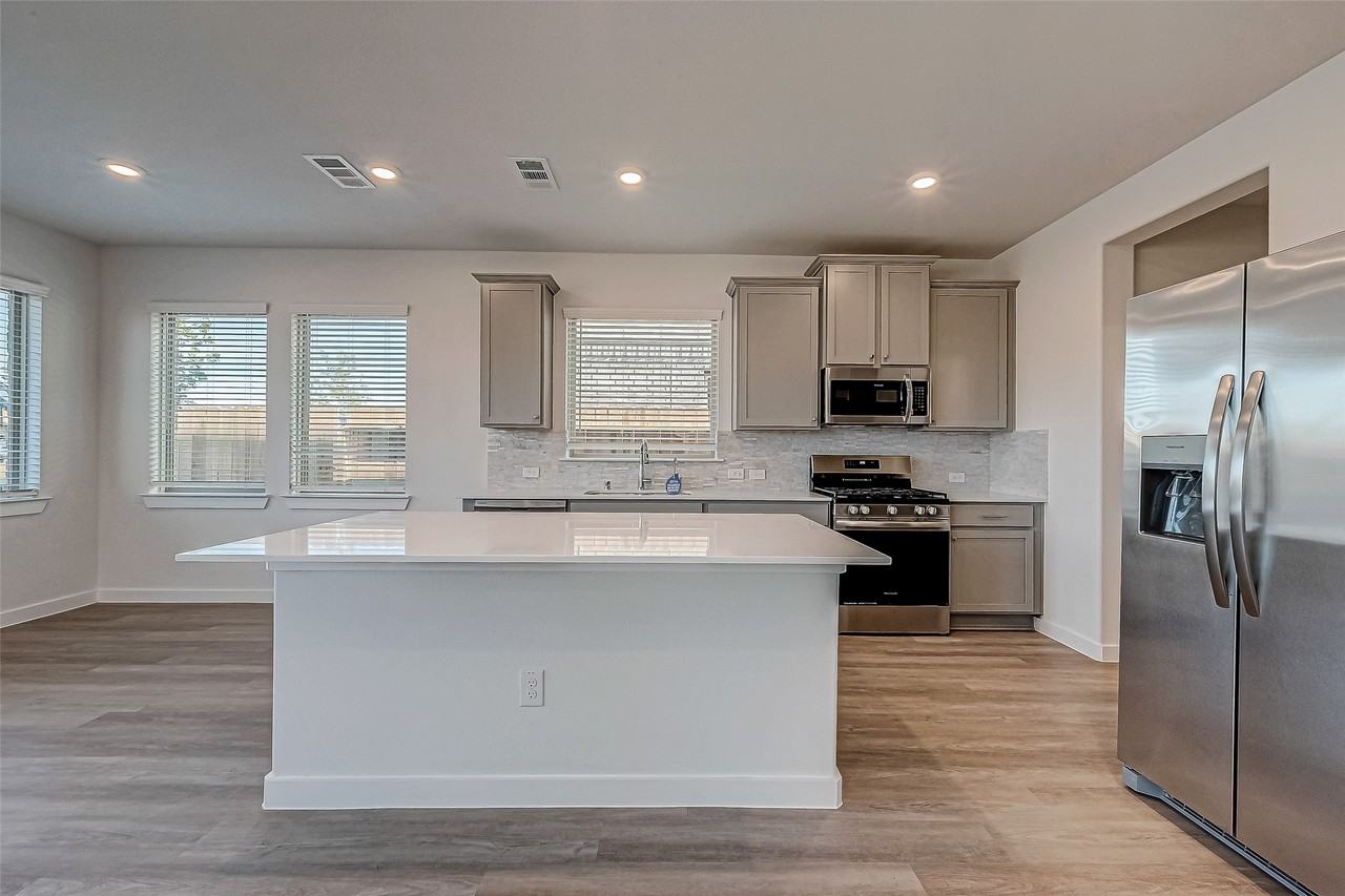 31938 Holland Arbor Trl #31938 - Photo 2 of 37