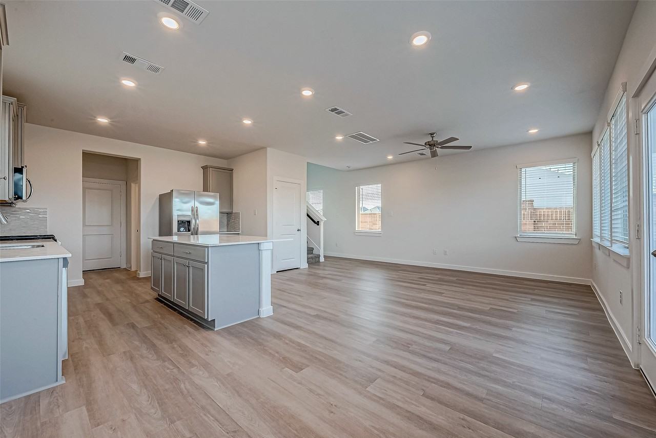 31938 Holland Arbor Trl #31938 - Photo 5 of 37