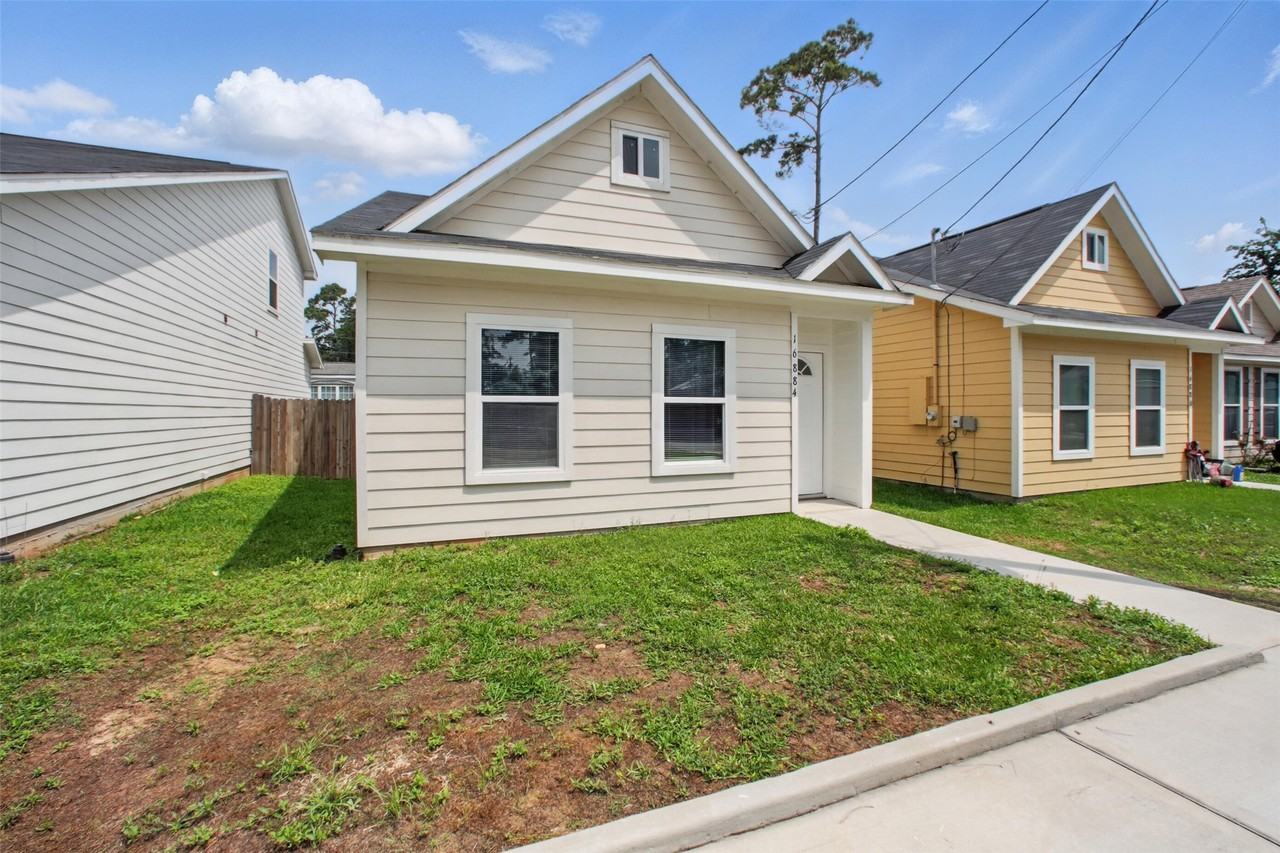 16884 Kempwood #16884 - Photo 3 of 32