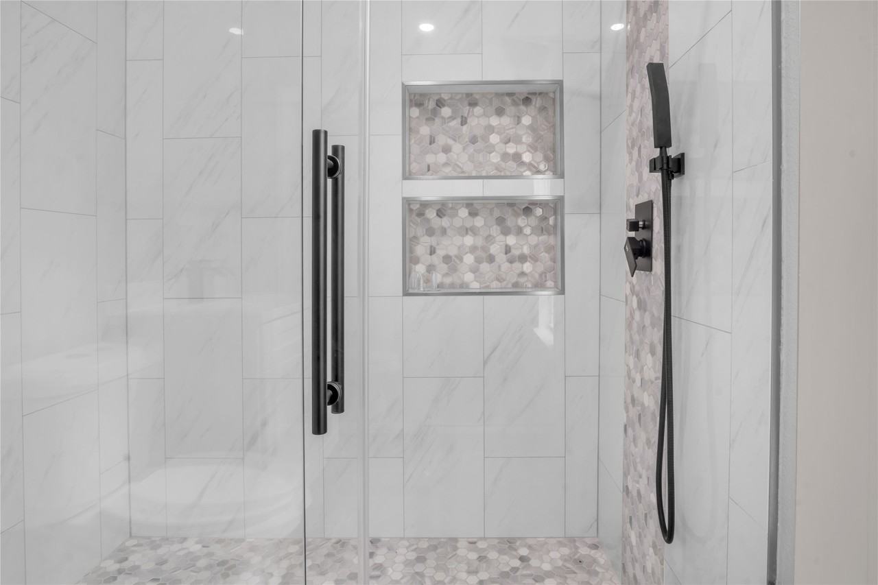 614 11th St #614 - Photo 3 of 45