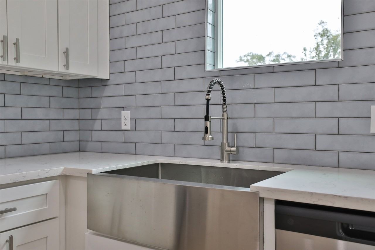 9349 Lavender St #9349 - Photo 3 of 27